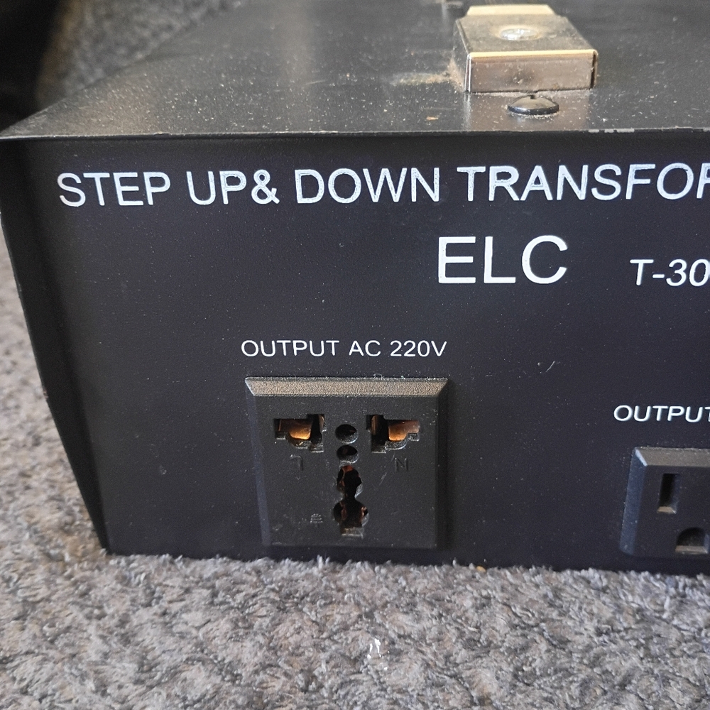 Elc Step Up & Down Transformer T-3000 View 3